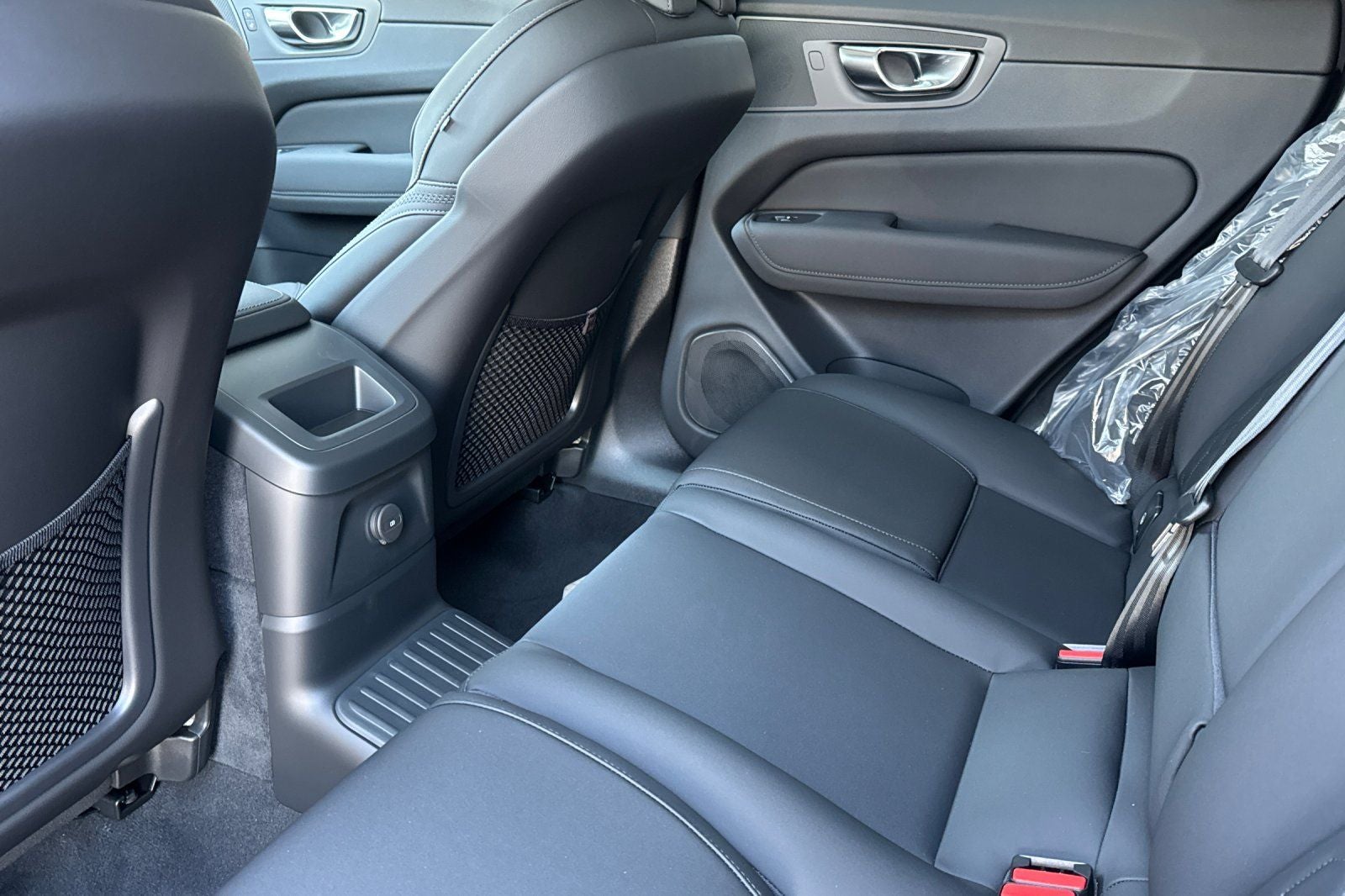 2026 Volvo XC60 Plug-In Hybrid T8 Plus