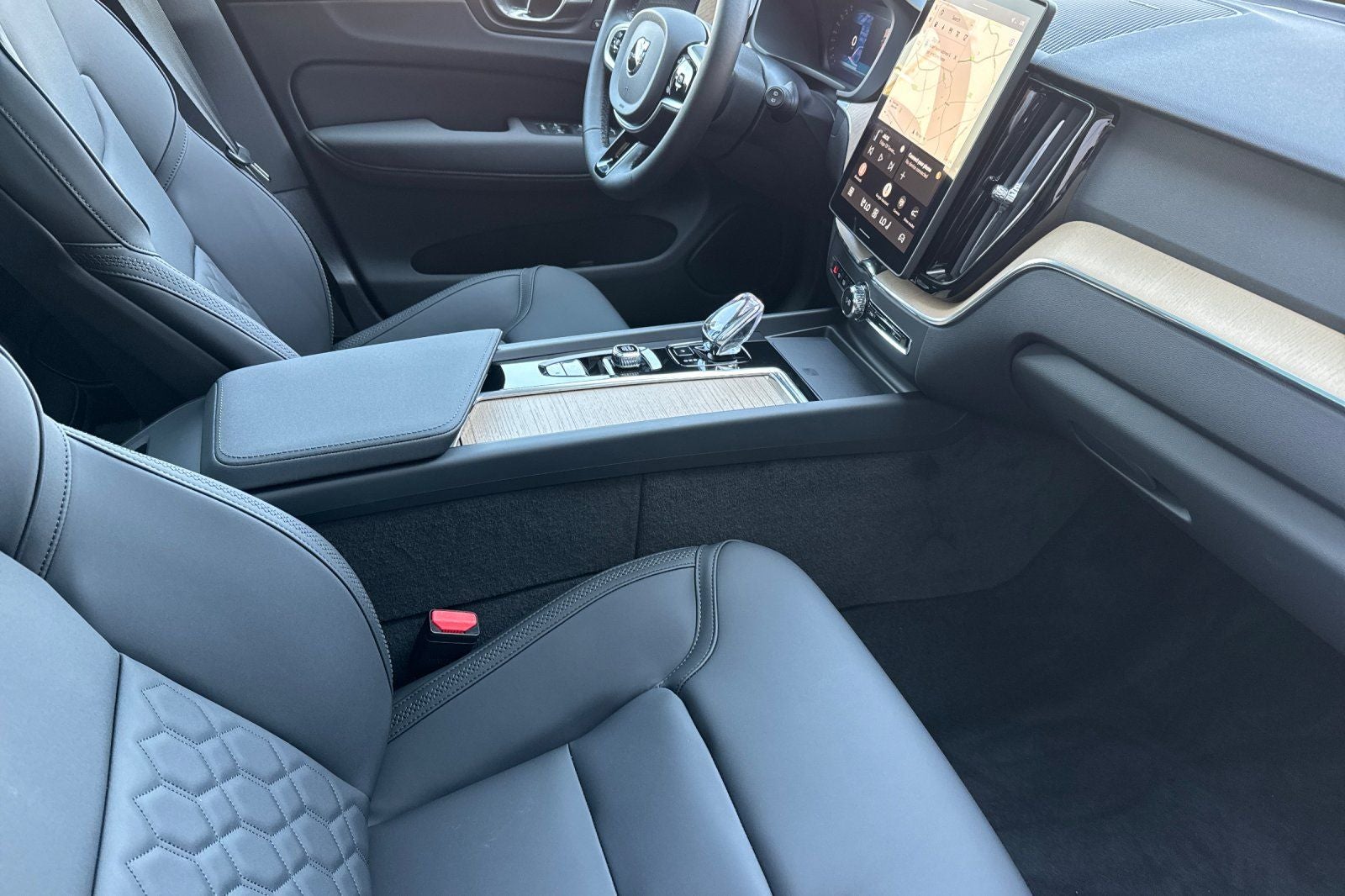 2026 Volvo XC60 Plug-In Hybrid T8 Plus