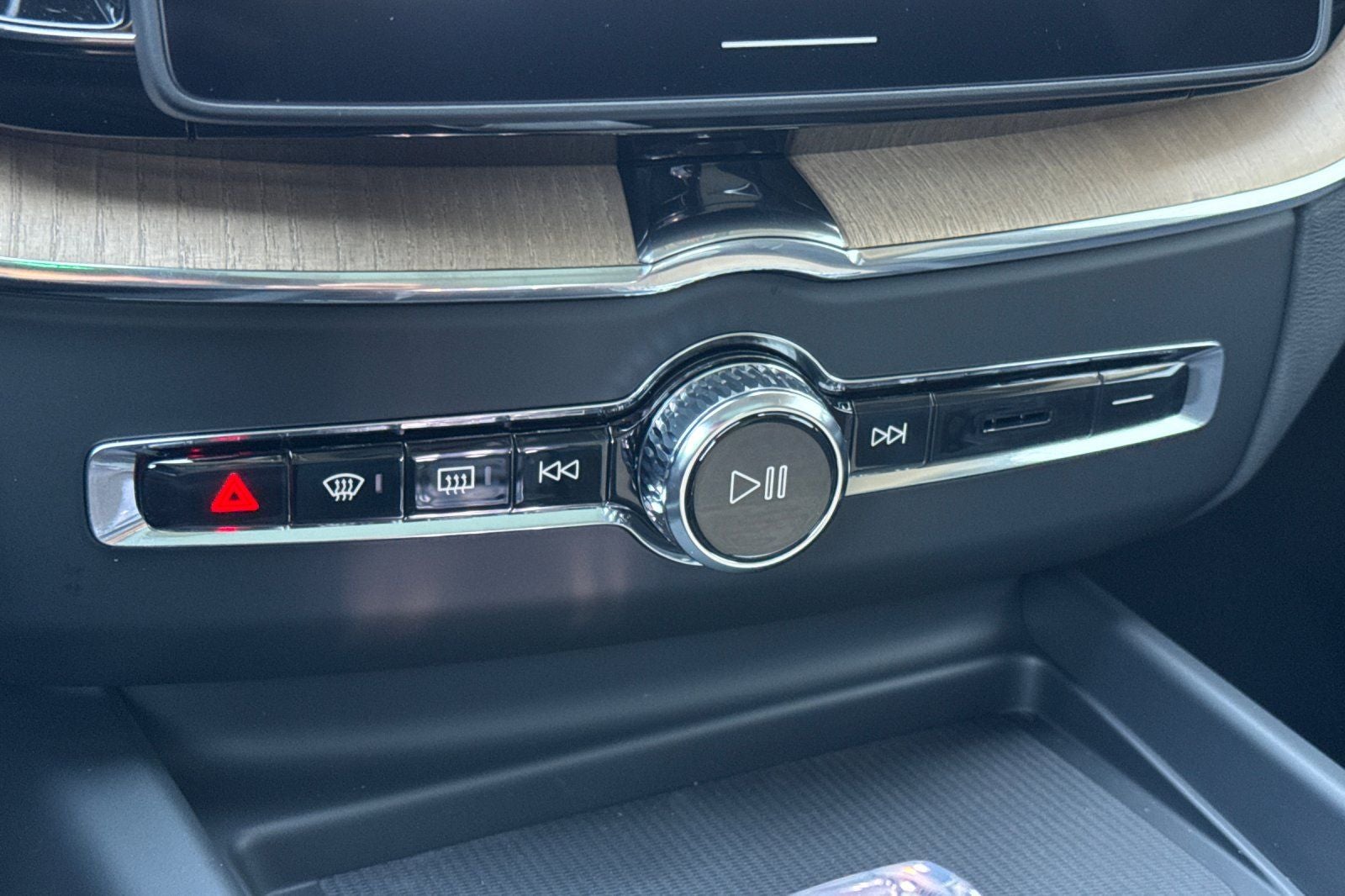 2026 Volvo XC60 Plug-In Hybrid T8 Plus