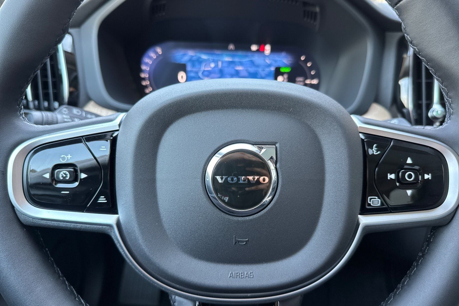 2026 Volvo XC60 Plug-In Hybrid T8 Plus