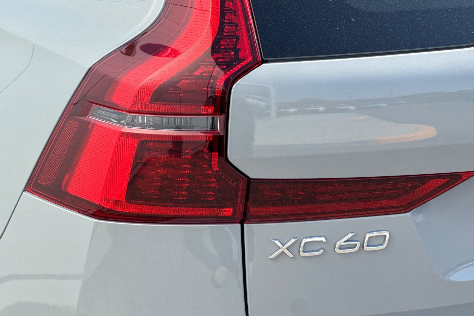 2026 Volvo XC60 Plug-In Hybrid T8 Plus