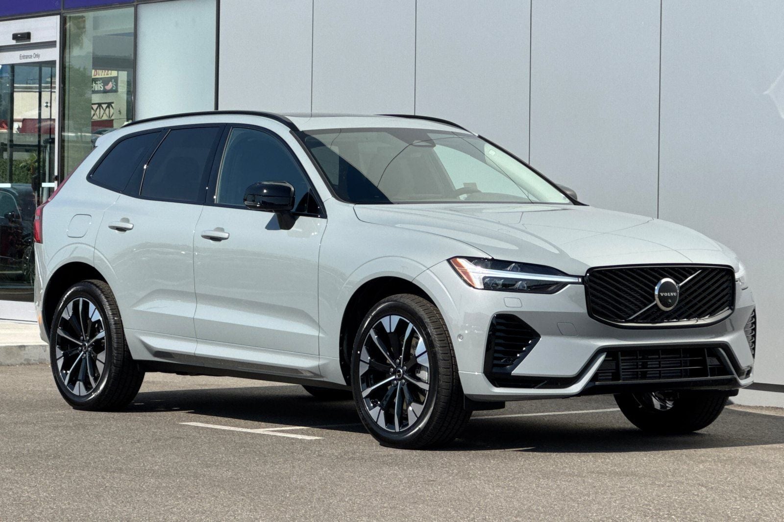 2026 Volvo XC60 Plug-In Hybrid T8 Plus