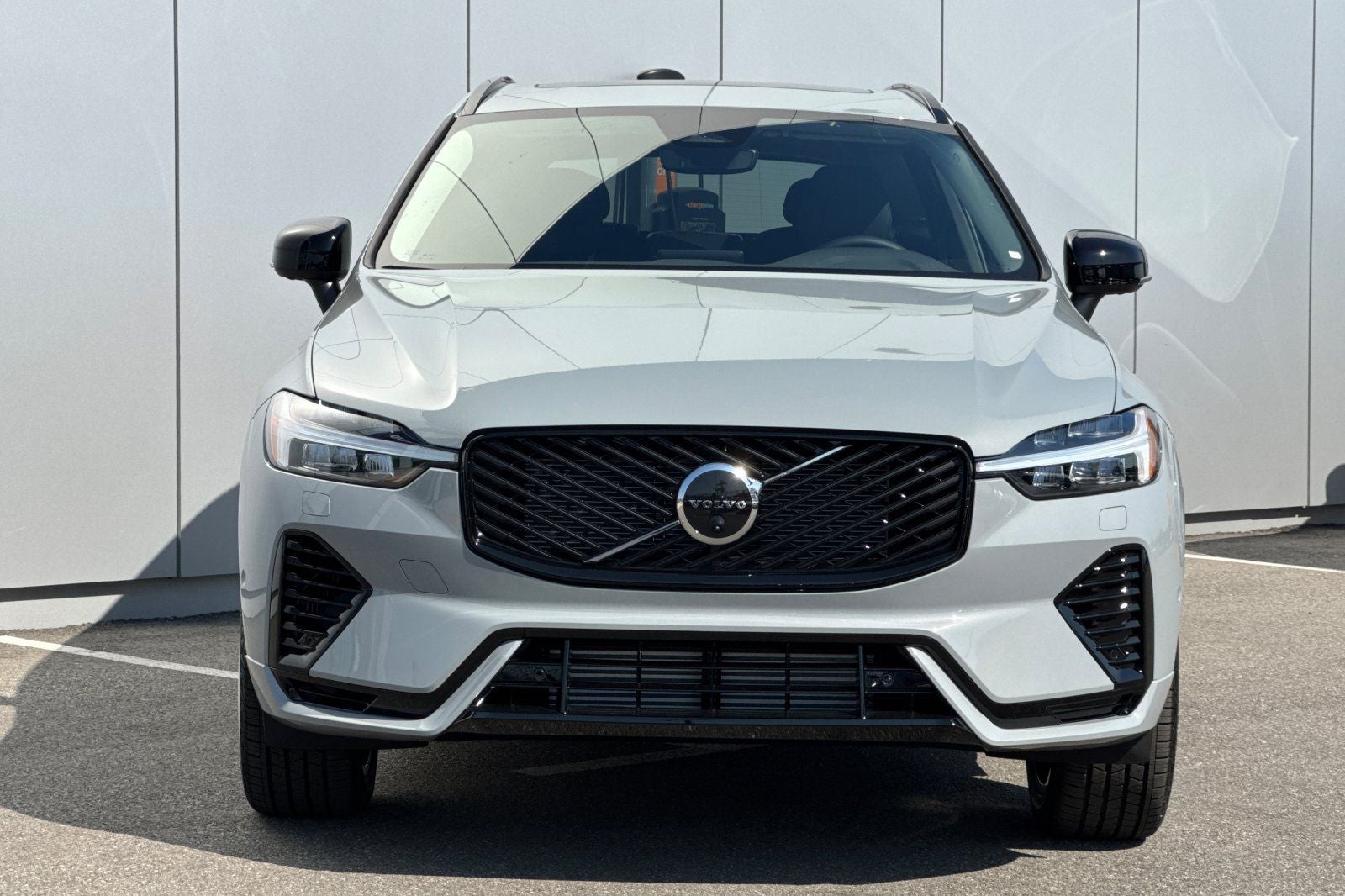 2026 Volvo XC60 Plug-In Hybrid T8 Plus