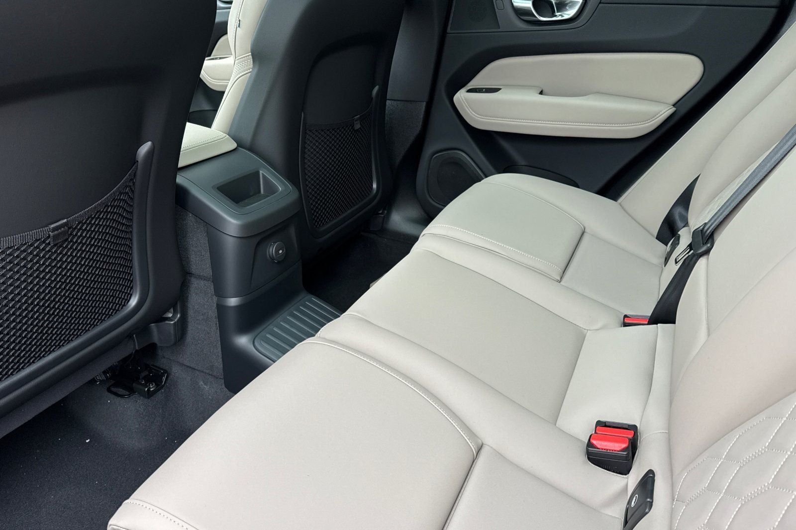 2026 Volvo XC60 Plug-In Hybrid T8 Plus