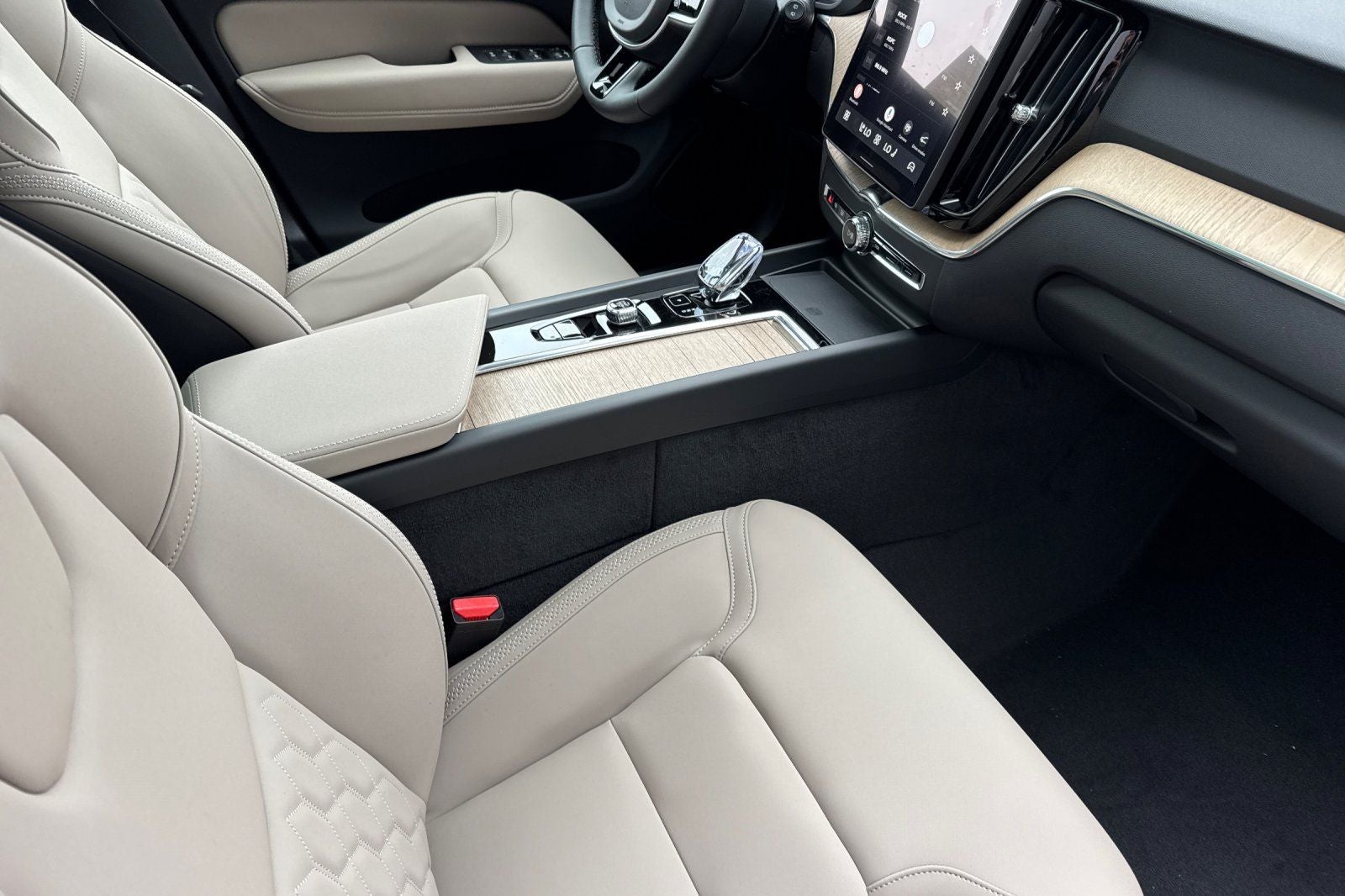 2026 Volvo XC60 Plug-In Hybrid T8 Plus