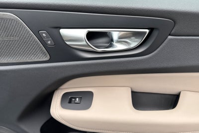 2026 Volvo XC60 Plug-In Hybrid T8 Plus