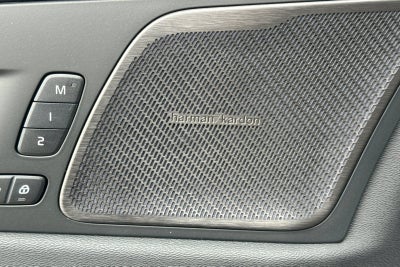 2026 Volvo XC60 Plug-In Hybrid T8 Plus