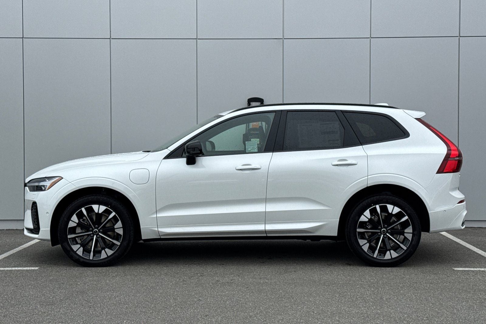 2026 Volvo XC60 Plug-In Hybrid T8 Plus