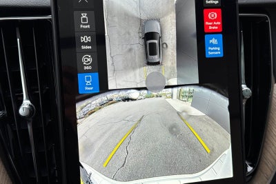 2026 Volvo XC60 Plug-In Hybrid T8 Plus