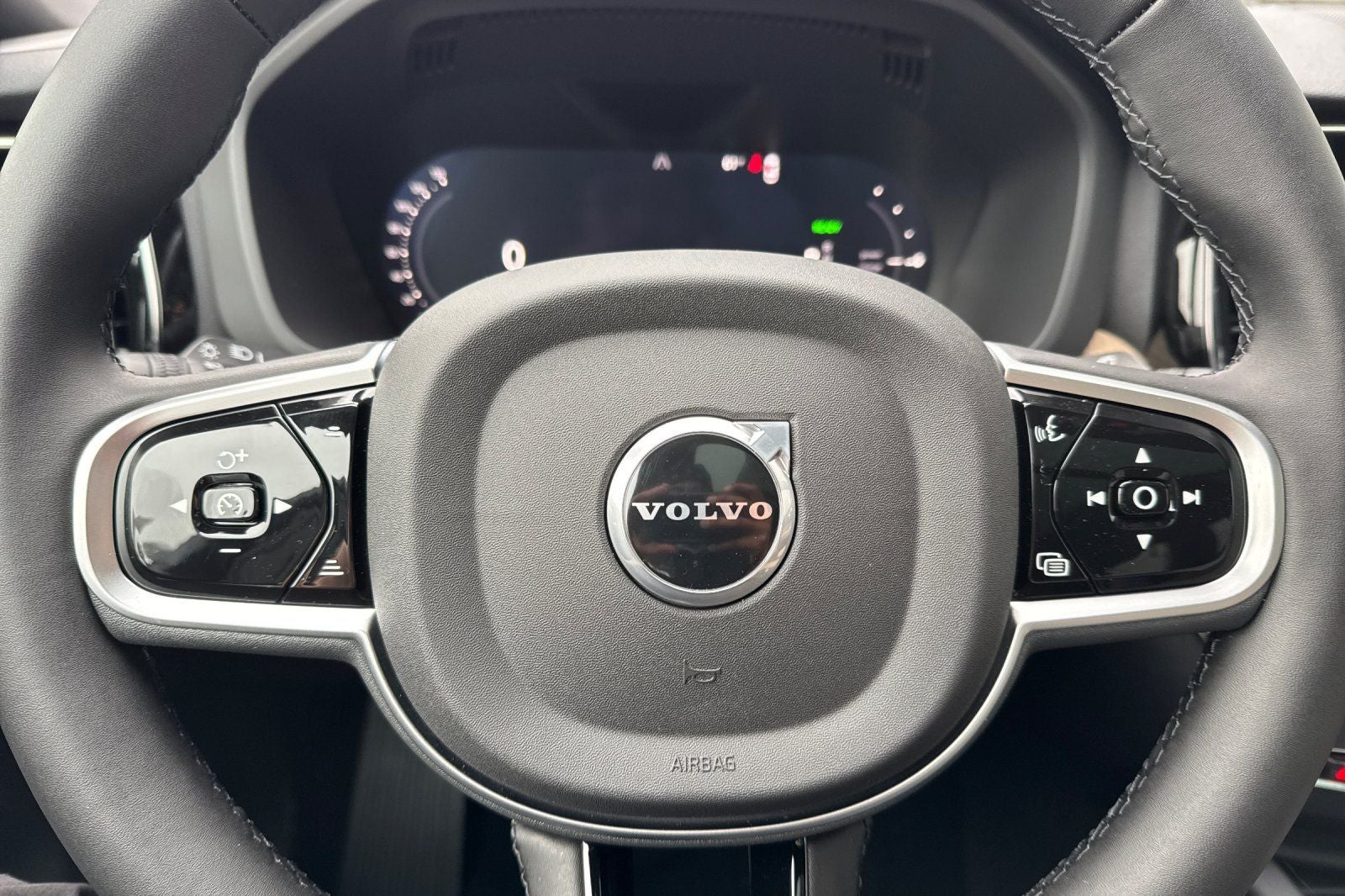 2026 Volvo XC60 Plug-In Hybrid T8 Plus