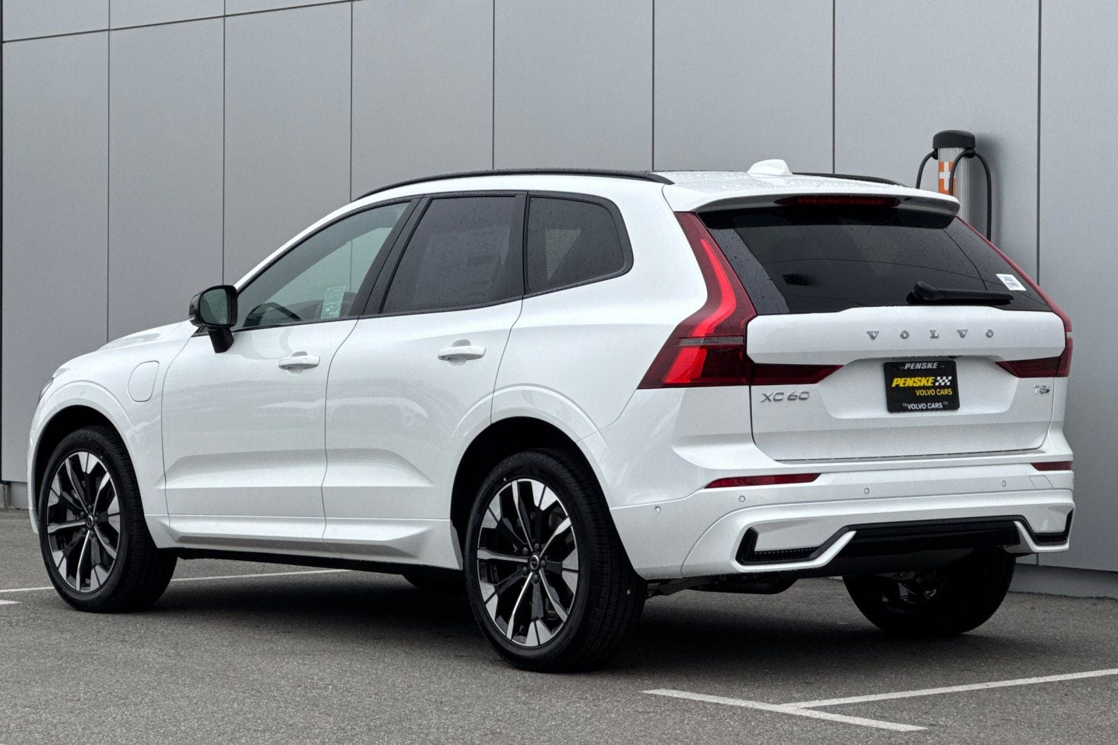 2026 Volvo XC60 Plug-In Hybrid T8 Plus