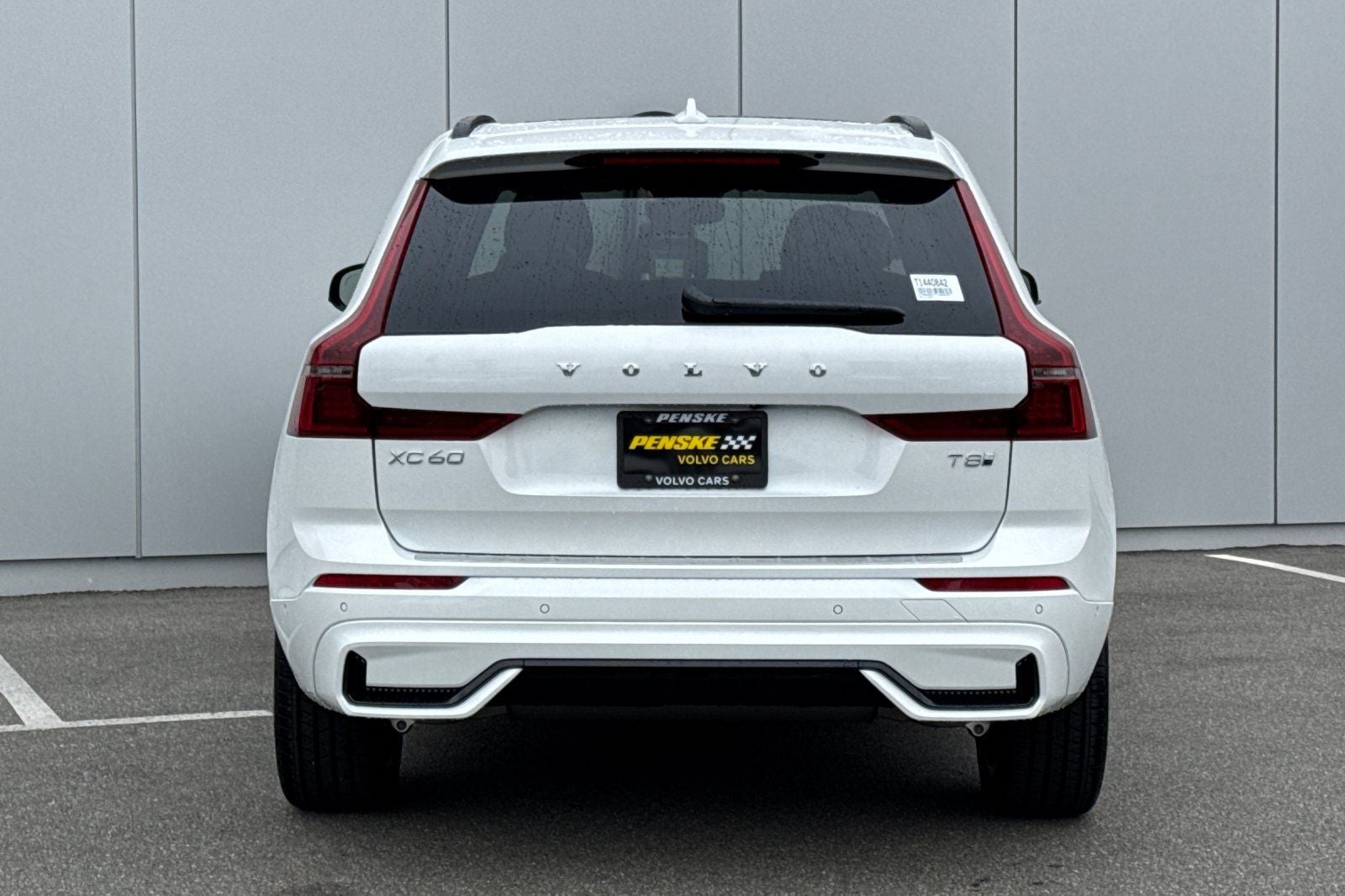2026 Volvo XC60 Plug-In Hybrid T8 Plus