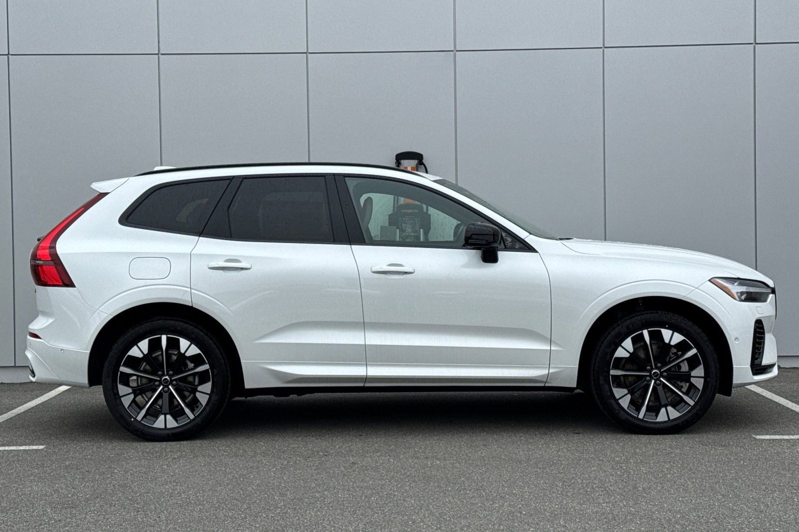 2026 Volvo XC60 Plug-In Hybrid T8 Plus