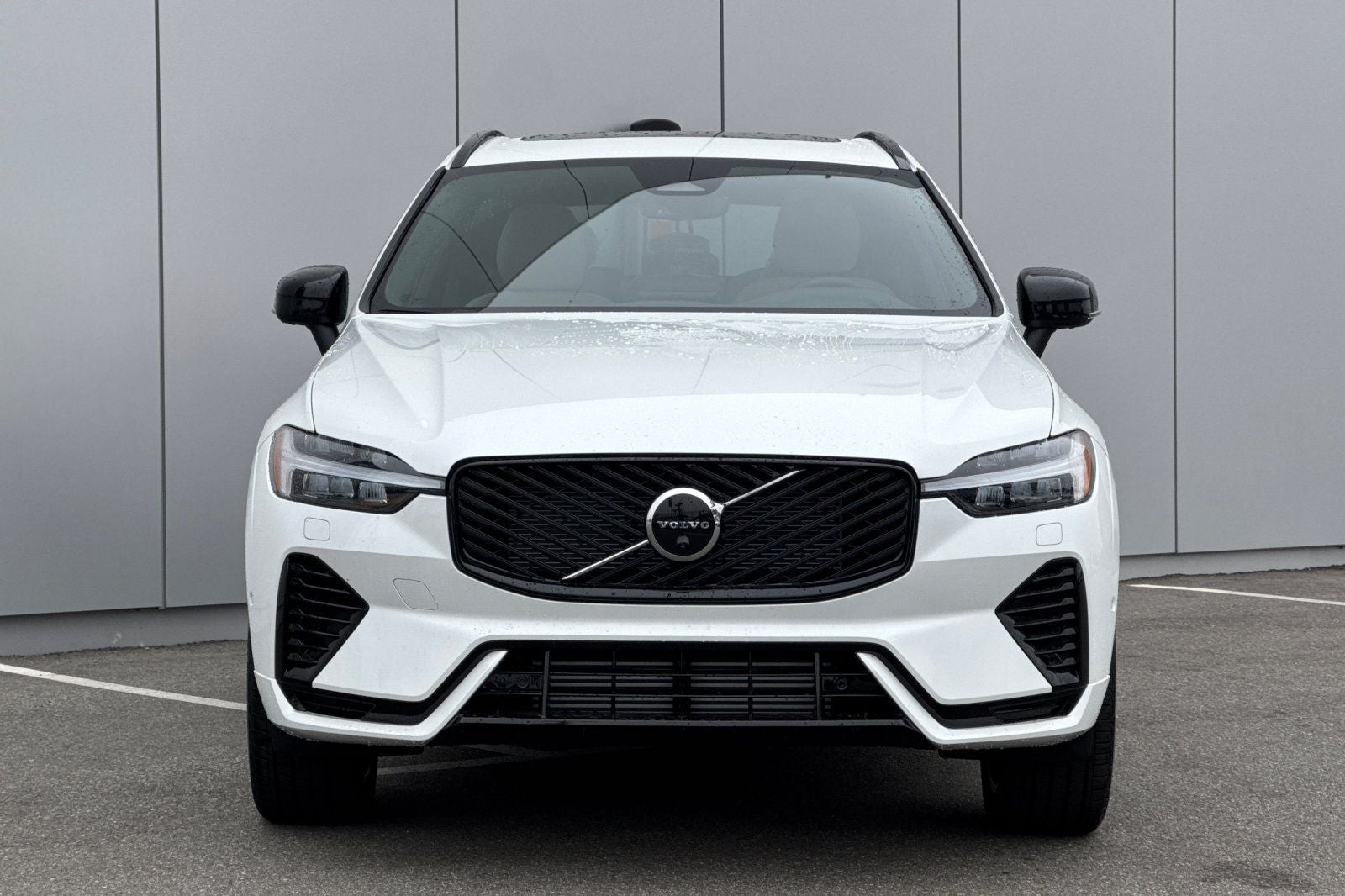2026 Volvo XC60 Plug-In Hybrid T8 Plus