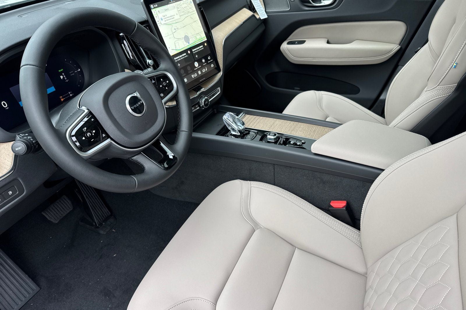 2026 Volvo XC60 Plug-In Hybrid T8 Plus