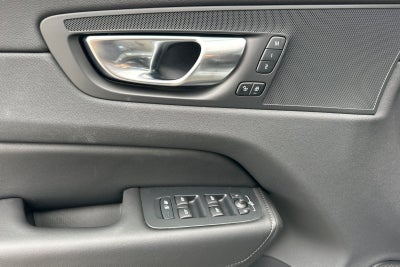 2025 Volvo XC60 Plug-In Hybrid T8 Plus