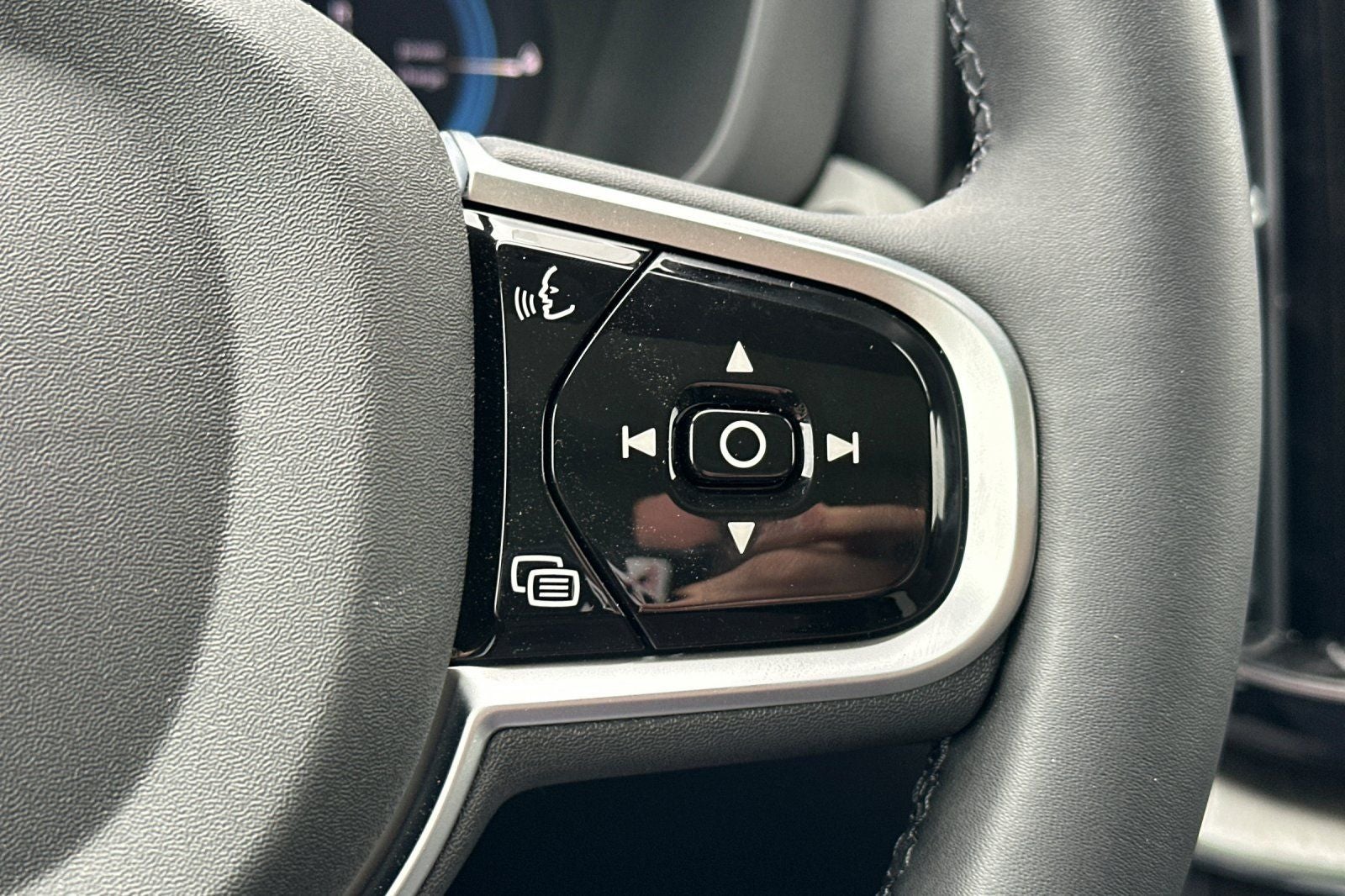 2025 Volvo XC60 Plug-In Hybrid T8 Plus