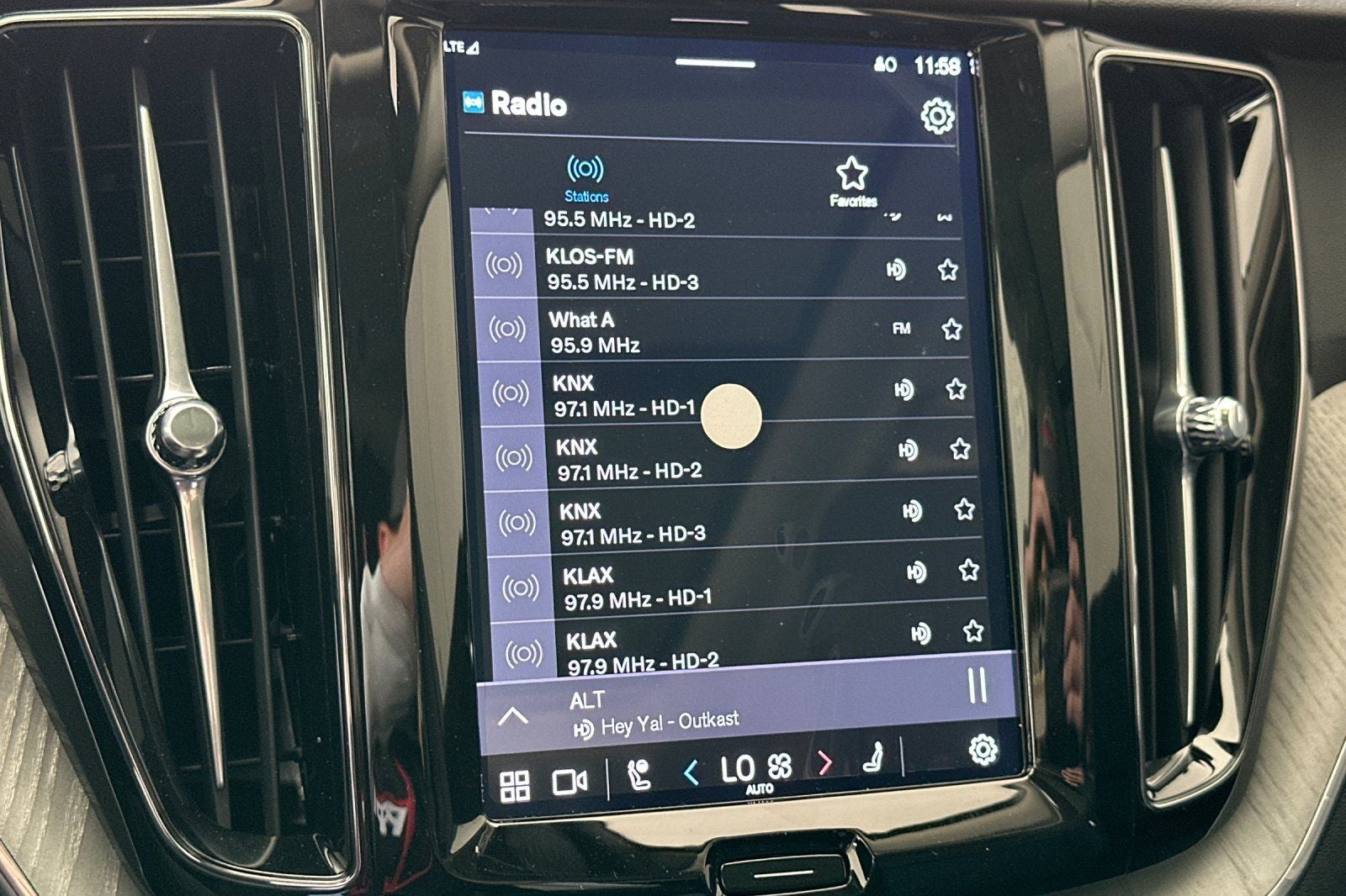 2025 Volvo XC60 Plug-In Hybrid T8 Plus