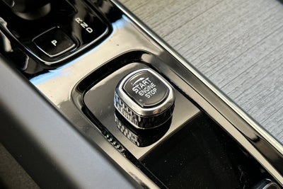 2025 Volvo XC60 Plug-In Hybrid T8 Plus