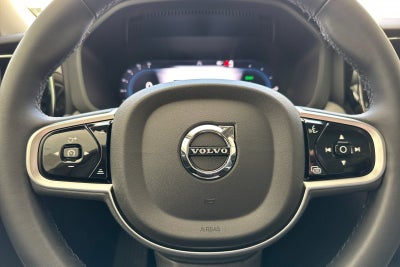 2025 Volvo XC60 Plug-In Hybrid T8 Plus