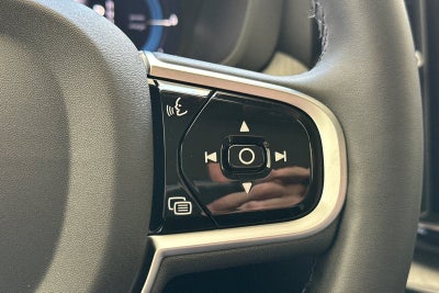 2025 Volvo XC60 Plug-In Hybrid T8 Plus