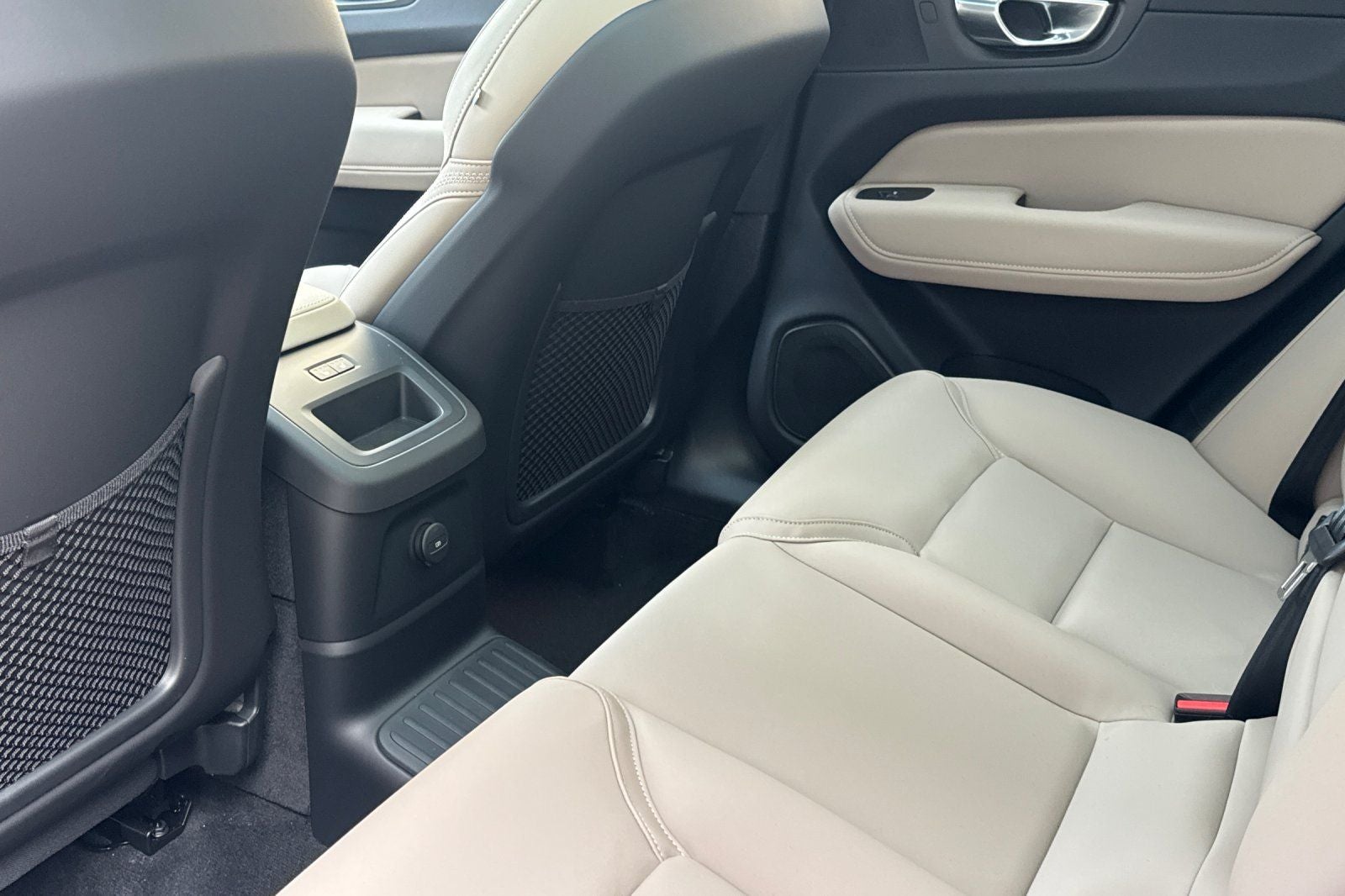 2026 Volvo XC60 Plug-In Hybrid T8 Plus