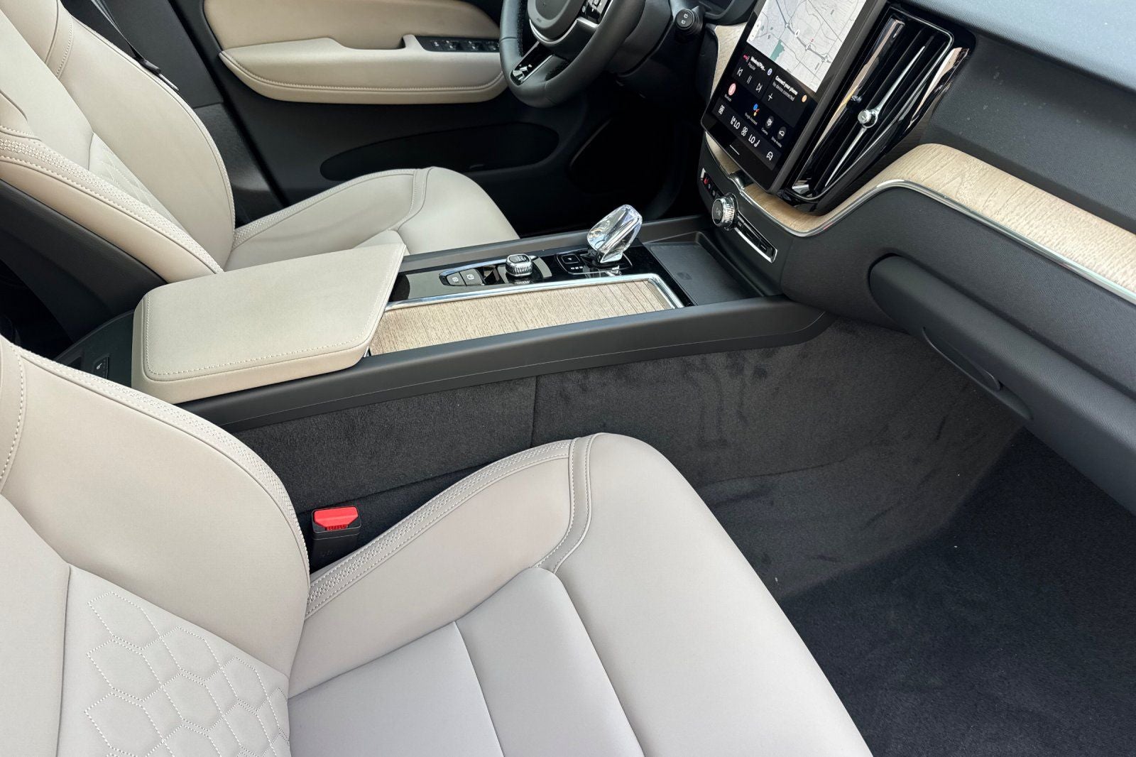 2026 Volvo XC60 Plug-In Hybrid T8 Plus