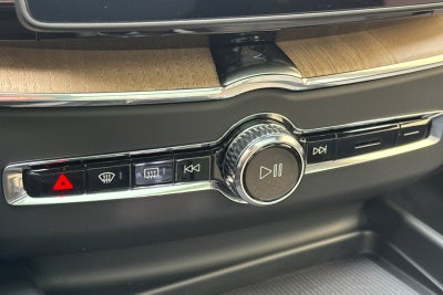 2026 Volvo XC60 Plug-In Hybrid T8 Plus