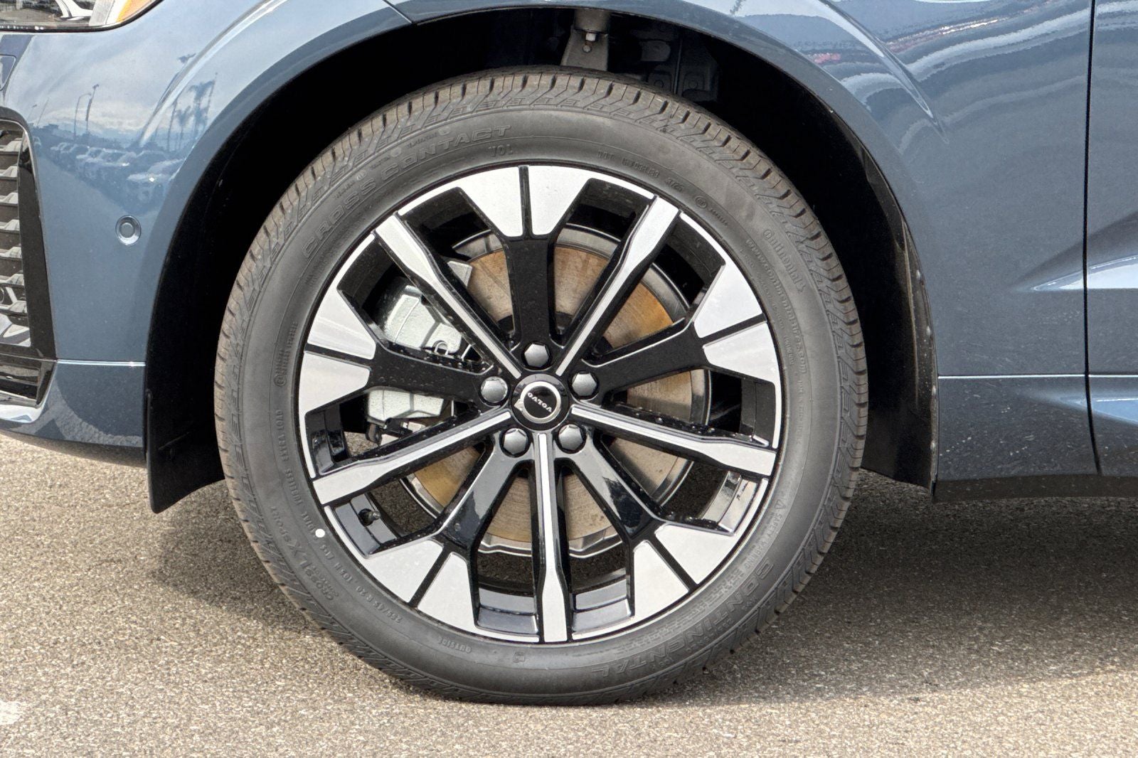 2026 Volvo XC60 Plug-In Hybrid T8 Plus