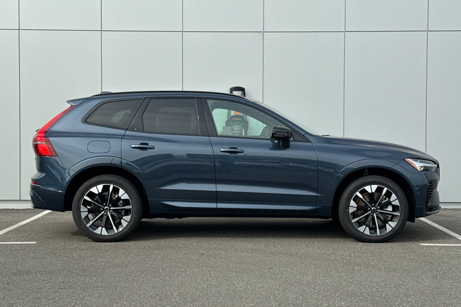 2026 Volvo XC60 Plug-In Hybrid T8 Plus