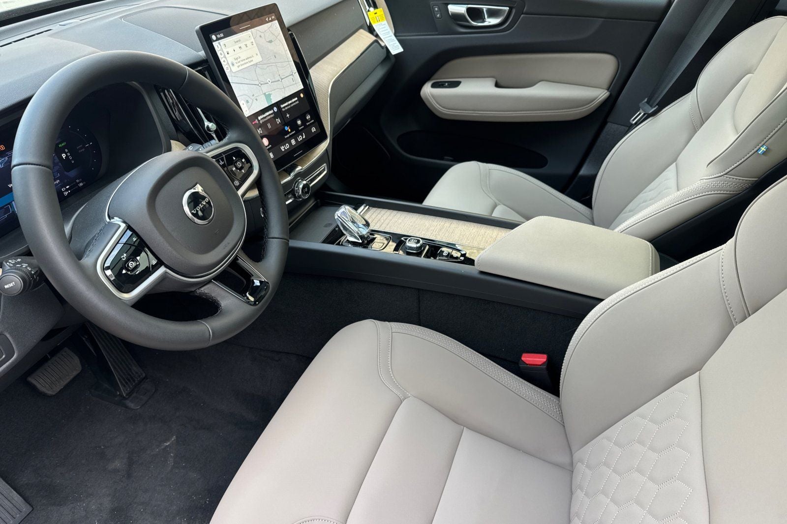 2026 Volvo XC60 Plug-In Hybrid T8 Plus