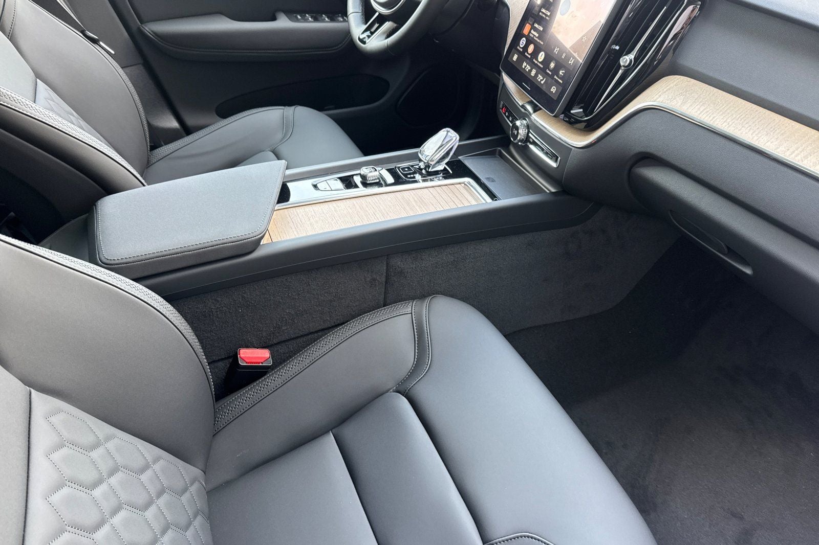 2026 Volvo XC60 Plug-In Hybrid T8 Plus