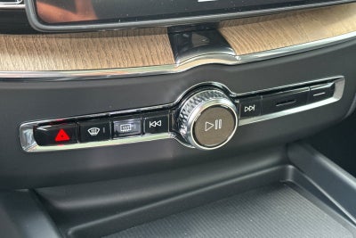 2026 Volvo XC60 Plug-In Hybrid T8 Plus