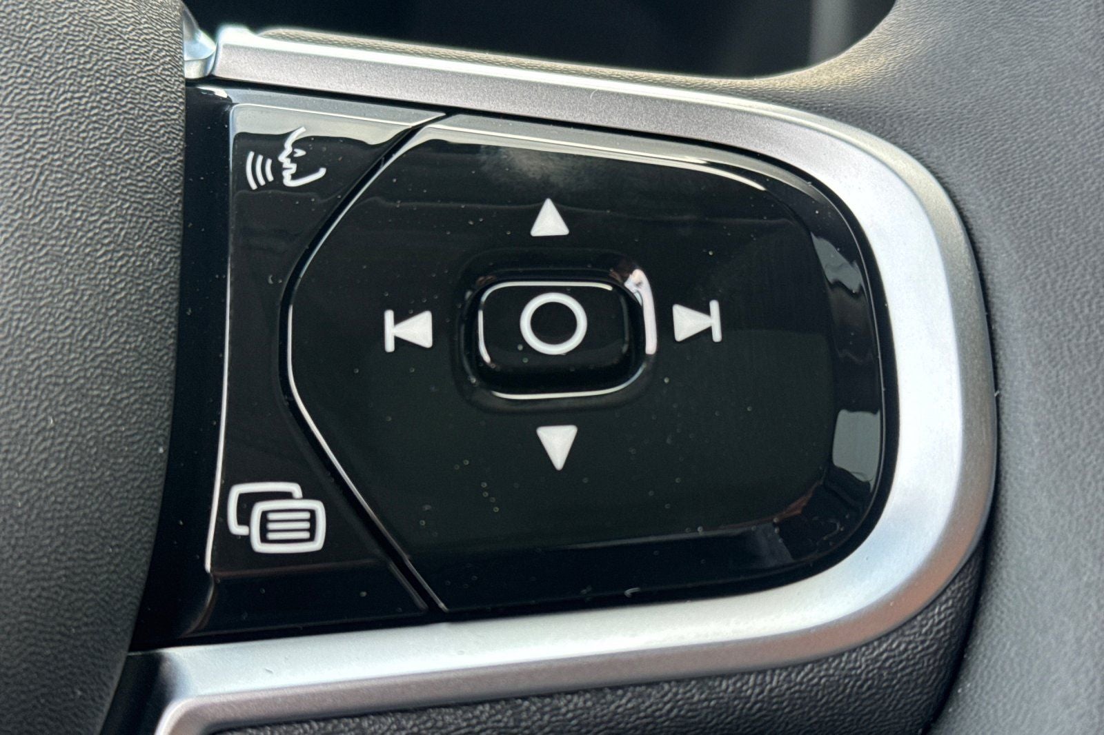 2026 Volvo XC60 Plug-In Hybrid T8 Plus