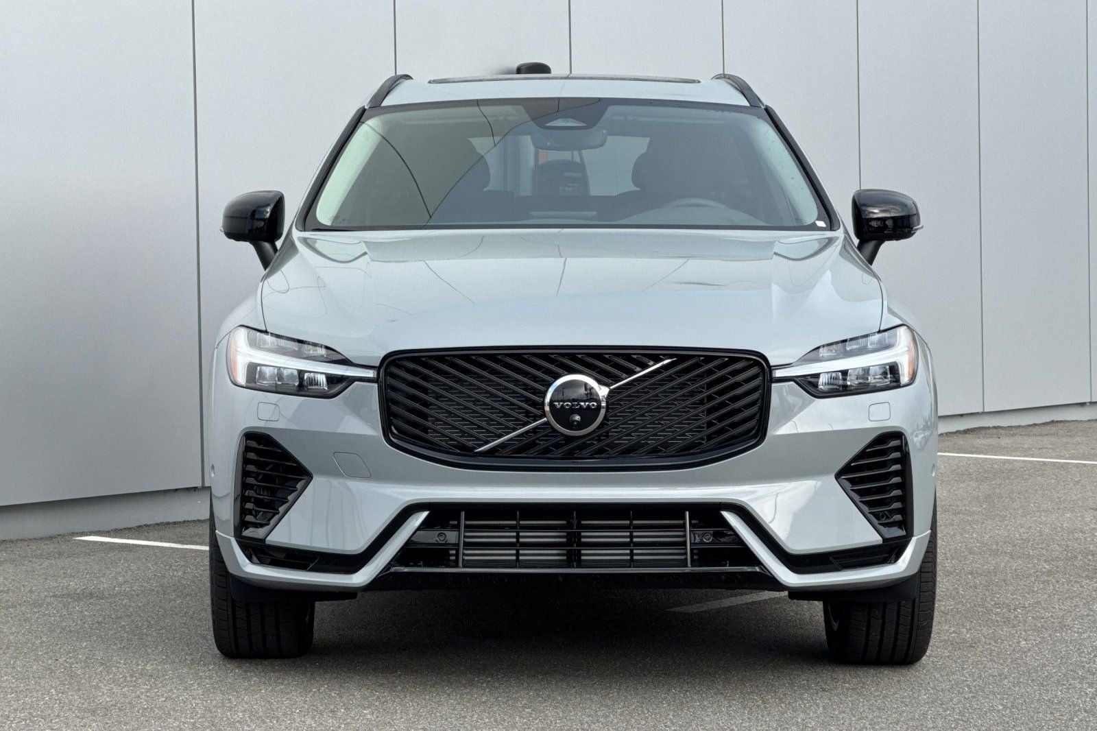 2026 Volvo XC60 Plug-In Hybrid T8 Plus
