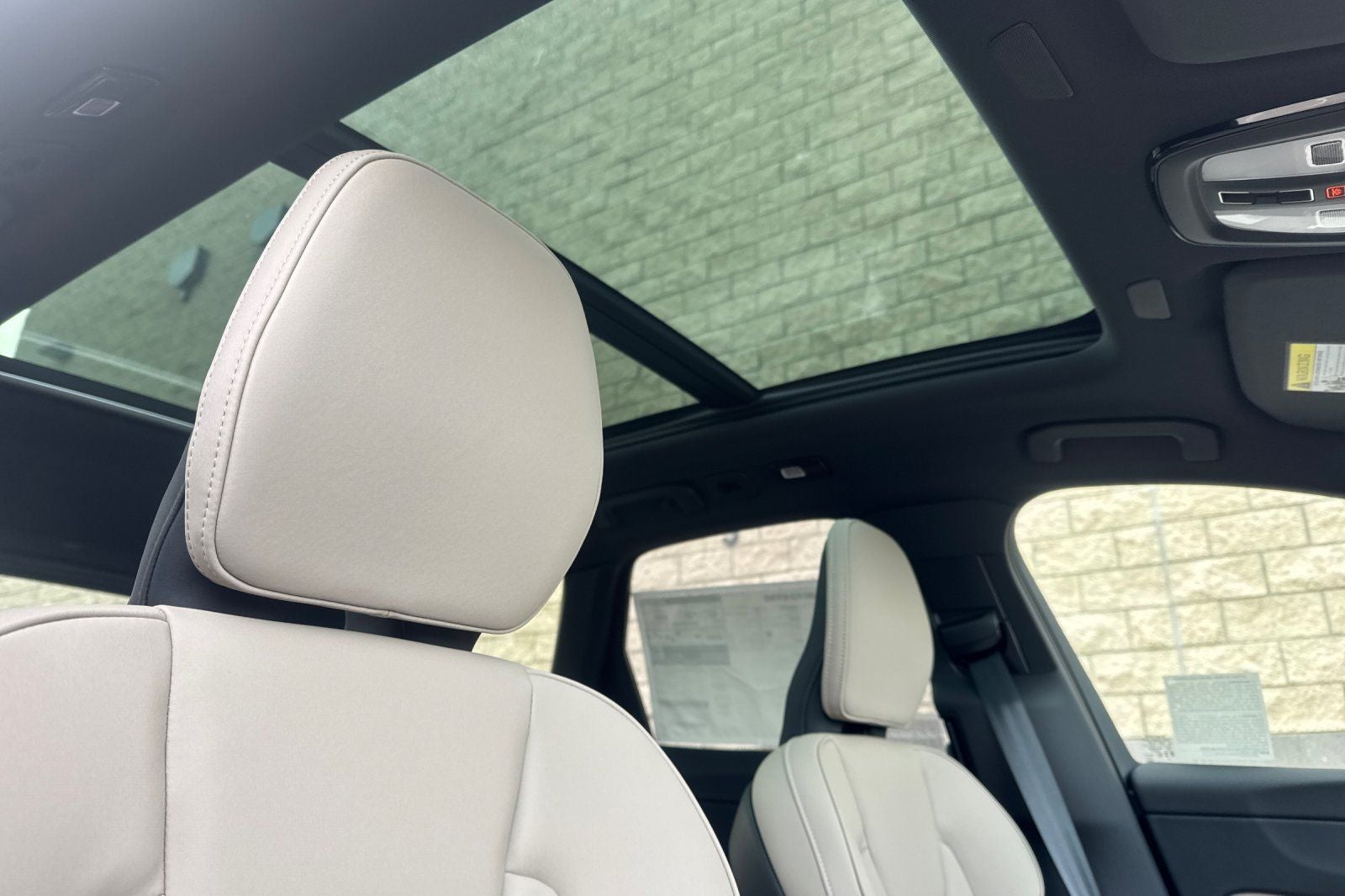 2026 Volvo XC60 Plug-In Hybrid T8 Plus