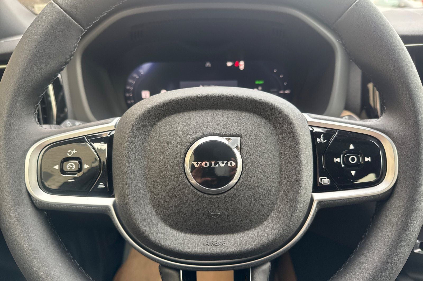 2026 Volvo XC60 Plug-In Hybrid T8 Plus