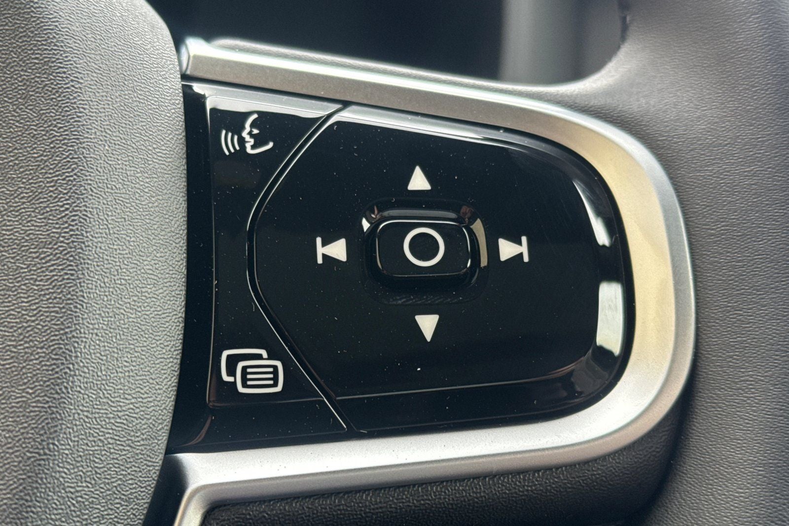 2026 Volvo XC60 Plug-In Hybrid T8 Plus