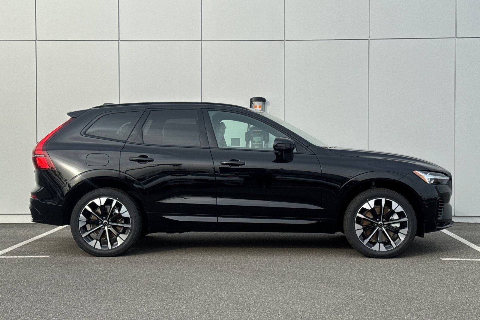 2026 Volvo XC60 Plug-In Hybrid T8 Plus