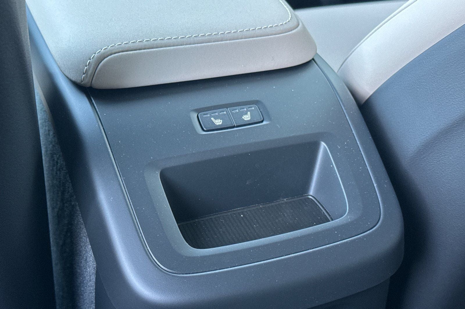 2026 Volvo XC60 Plug-In Hybrid T8 Plus