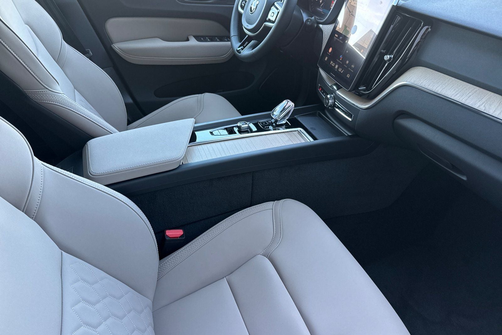 2026 Volvo XC60 Plug-In Hybrid T8 Plus