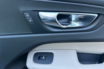 2026 Volvo XC60 Plug-In Hybrid T8 Plus