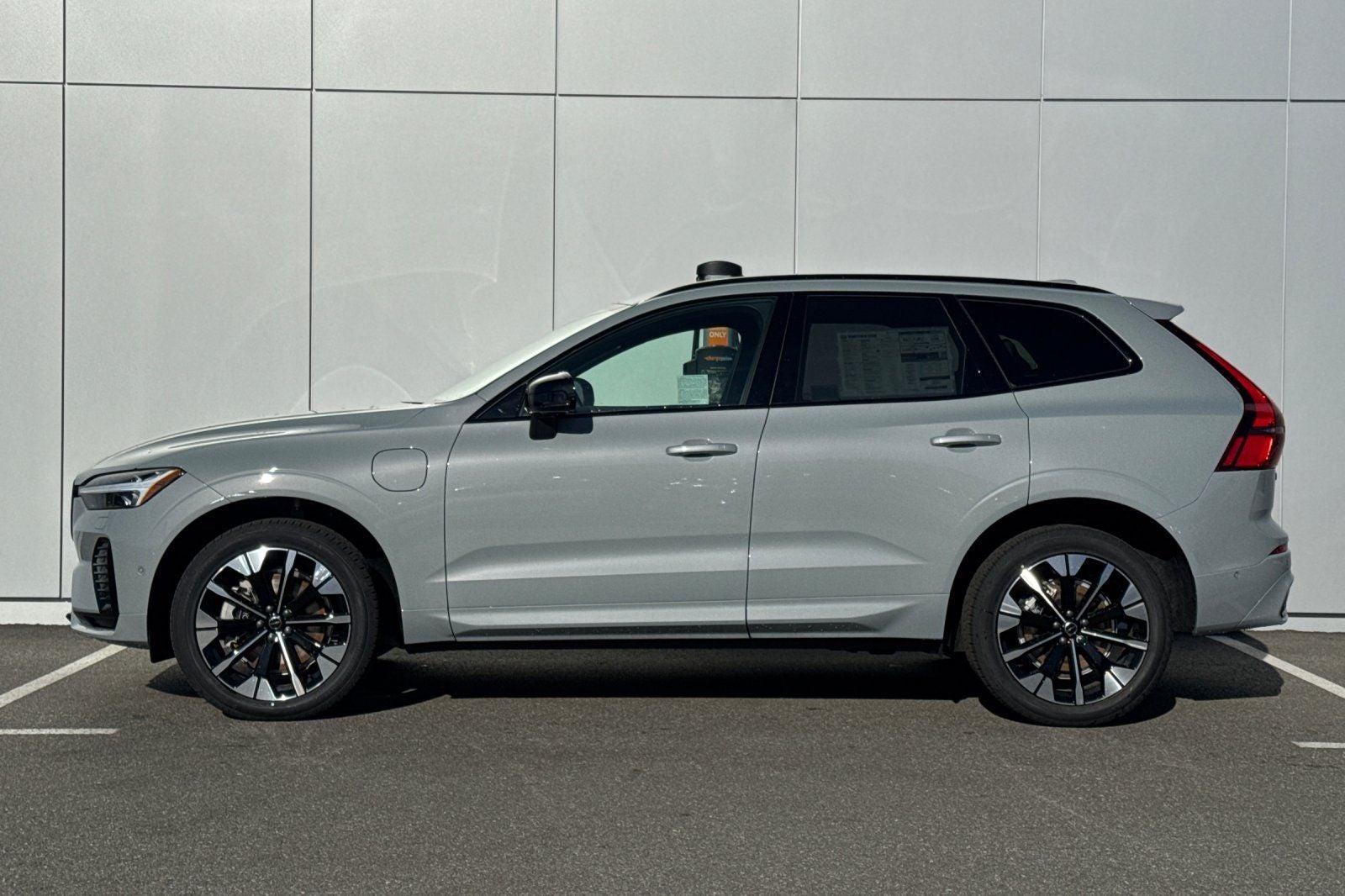 2026 Volvo XC60 Plug-In Hybrid T8 Plus