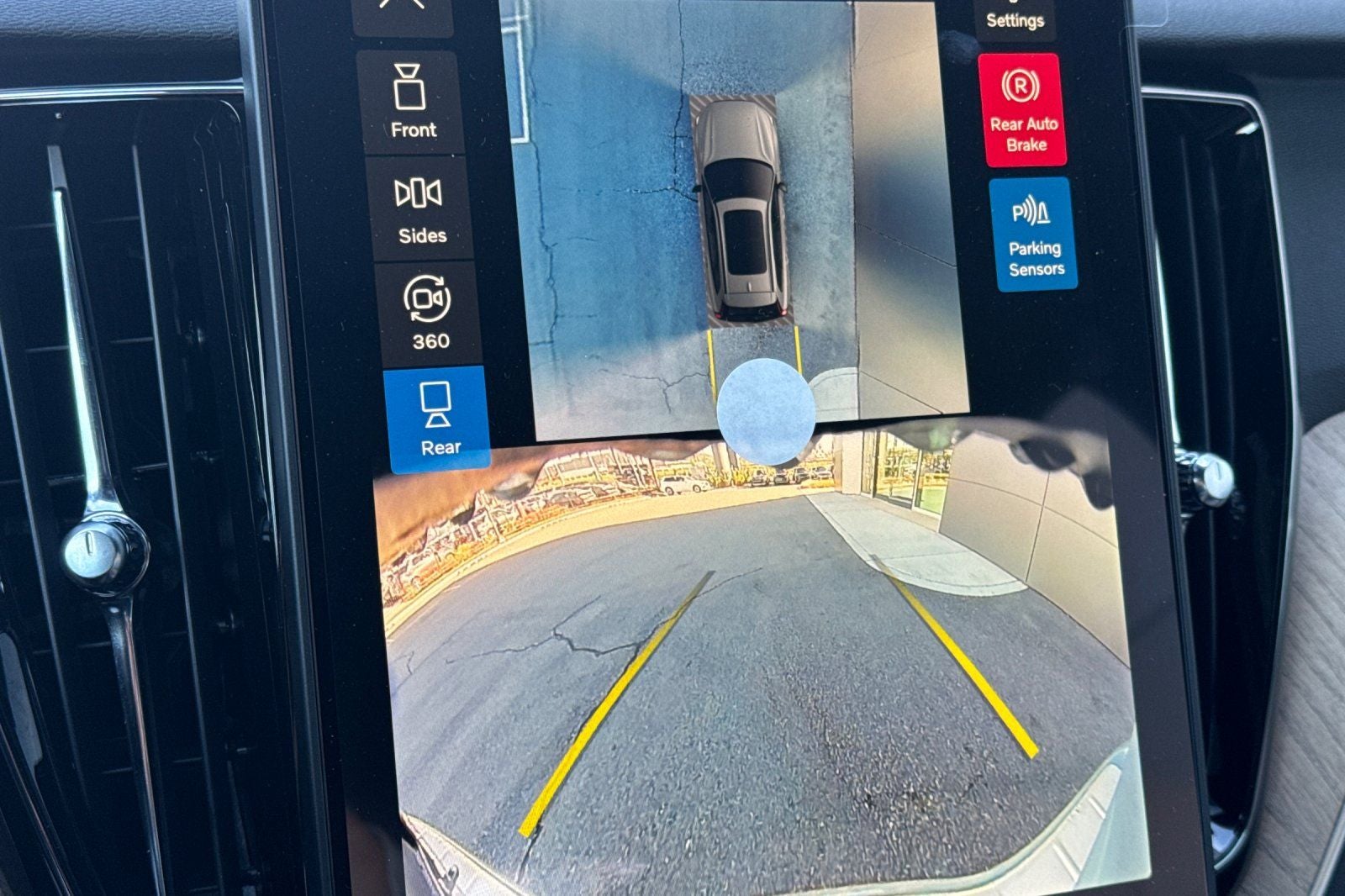 2026 Volvo XC60 Plug-In Hybrid T8 Plus