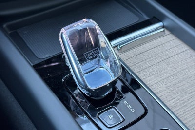 2026 Volvo XC60 Plug-In Hybrid T8 Plus