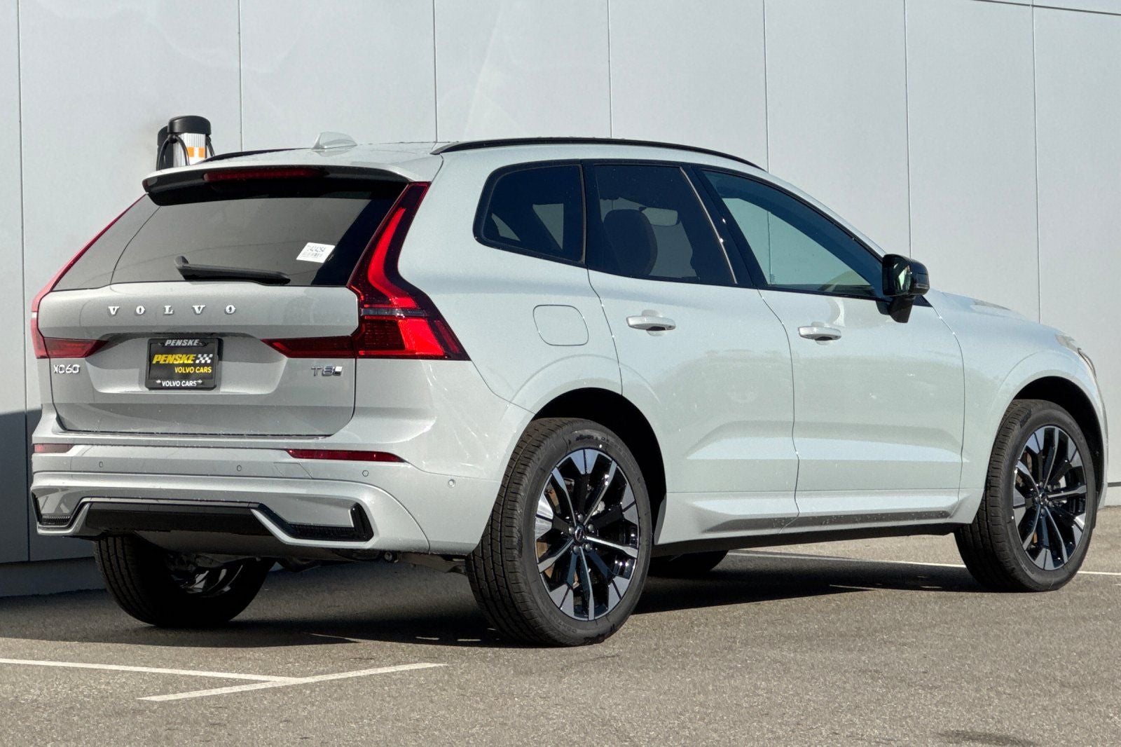 2026 Volvo XC60 Plug-In Hybrid T8 Plus