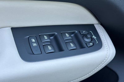 2026 Volvo XC60 Plug-In Hybrid T8 Plus