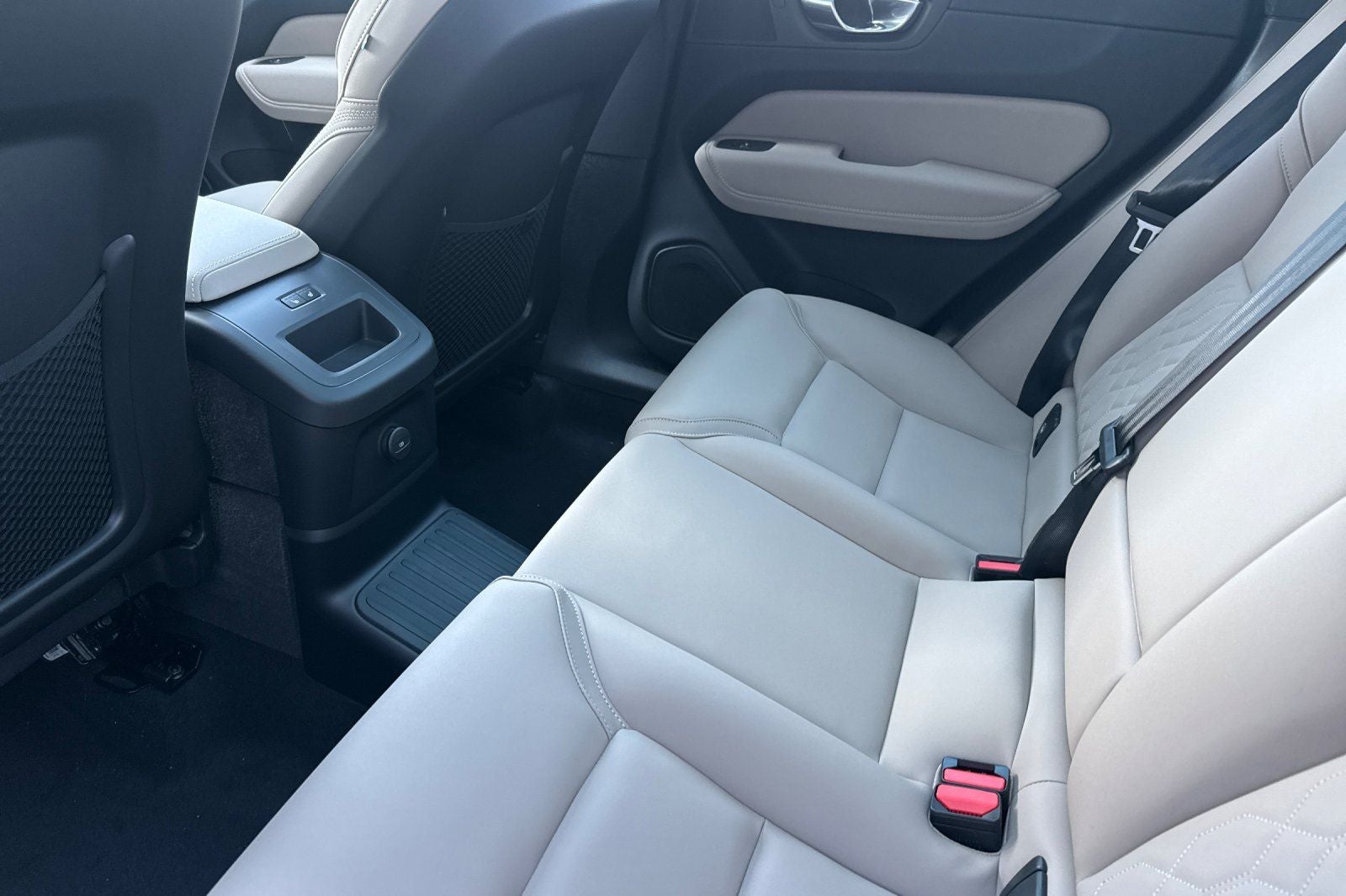 2026 Volvo XC60 Plug-In Hybrid T8 Plus