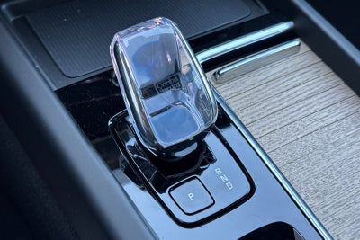 2026 Volvo XC60 Plug-In Hybrid T8 Plus