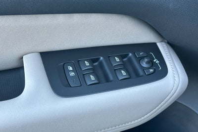 2026 Volvo XC60 Plug-In Hybrid T8 Plus